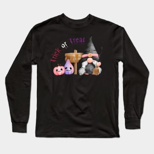 Trick or Treat Halloween! Cute Gnomes Halloween Pumpkin Spooky Season Autumn Vibes Halloween Thanksgiving Long Sleeve T-Shirt